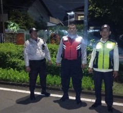 Patroli Dialogis Dini Hari, Polsek Pulogadung Ajak Warga Manfaatkan Layanan Polisi 110 untuk Jaga Ke