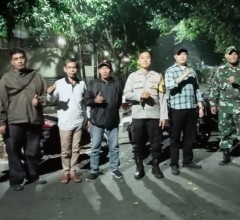 Ciptakan Wilayah Aman dan Kondusif, Babinsa Koramil 04/Pulogadung Bersama Aparat dan Warga Gelar Pat