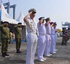 PERKUAT HUBUNGAN STRATEGIS, KODAERAL III MELEPAS KEBERANGKATAN KAPAL PERANG JEPAS JS IKAZUCHI