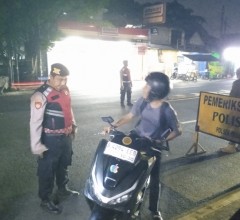 Polsek Pasar Rebo Tingkatkan Patroli Malam, Hadir Menjaga Keamanan dan Kenyamanan Warga