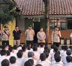 Kapolsek Kramatjati Sentuh Hati Pelajar, Perkuat Benteng Generasi Muda dari Tawuran dan Kenakalan Re