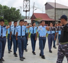 Tanamkan Disiplin dan Jiwa Korsa, Pasops Lanal Nias Pimpin Pembinaan Siswa SMA Taruna Hang Tuah Telu