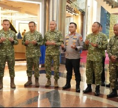 Pangdam Jaya Berikan Kejutan Kepada Kapolda Metro Jaya Pada Hari Bhayangkara  Ke-80