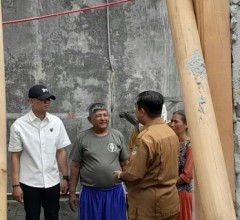 Polres Metro Bekasi Bersama Disperkimtan Kabupaten Bekasi Bantu Rehabilitasi Rumah Bagi Warga