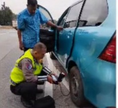 Polantas Karib, Personel Induk PJR BSD Aiptu Tri Cahyadi Bantu Pengendara dengan Pompa Oksigen Porta