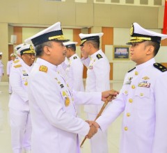 DANSESKOAL PIMPIN LAPORAN KENAIKAN PANGKAT PERWIRA TNI ANGKATAN LAUT