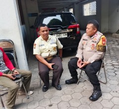 Bhabinkamtibmas Rawamangun Sambangi Gereja Kristen Jawa, Perkuat Sinergi dan Pesan Kamtibmas