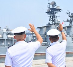USAI KUNJUNGAN Di JAKARTA, KODAERAL III LEPAS KAPAL PERANG RUSIA