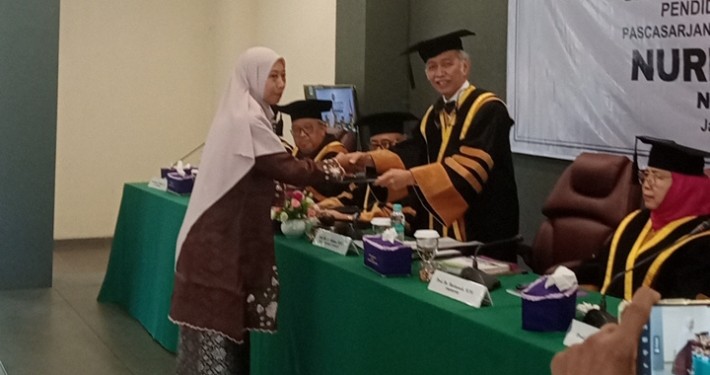 Nurhasanah Raih Gelar Doktor Pendidikan Agama Islam Usai Pertahankan Deserti Didepan 6 Profesor