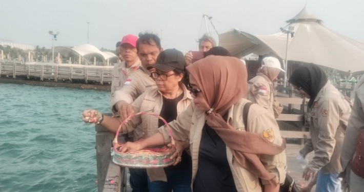 Operasi SAR 5 Jurnalis Resmi Dihentikan, Aliansi Jurnalis Bersatu Gelar Tabur Bunga